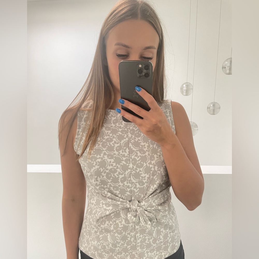 Ann Taylor Flower shirt in XS